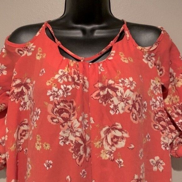 bebop Floral Dressy Cold Shoulder Top - Picture 2 of 5